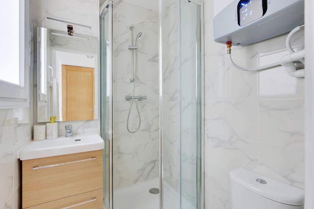Appartement Suite Aux Portes De Paris Clichy Ngoại thất bức ảnh